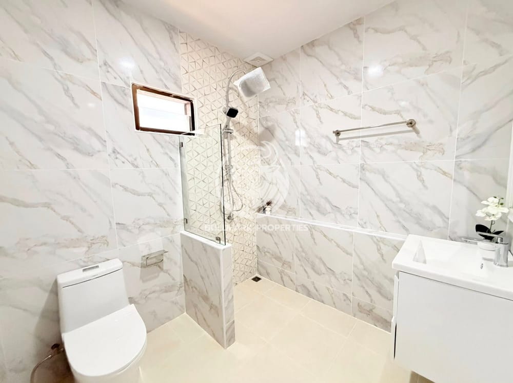 spacious-3-bedroom-house-with-city-view-in-na-kluea-pattaya-for-sale-bmh2101