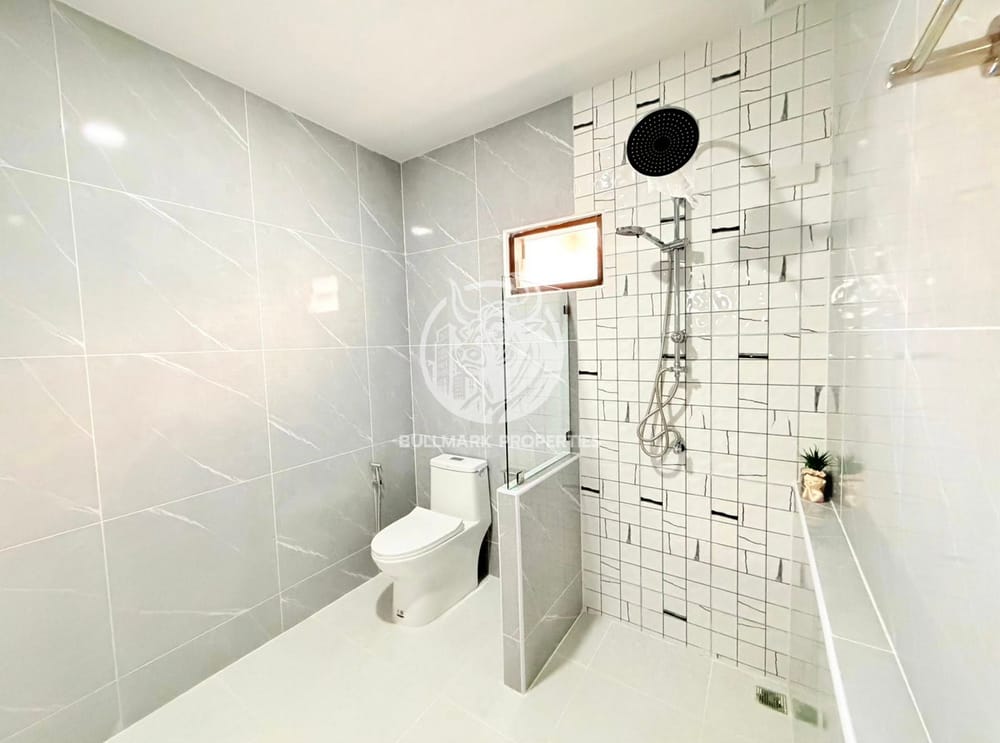spacious-3-bedroom-house-with-city-view-in-na-kluea-pattaya-for-sale-bmh2101