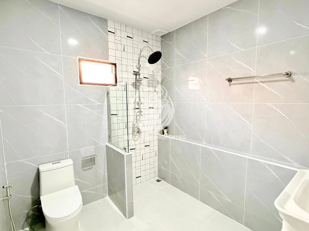 spacious-3-bedroom-house-with-city-view-in-na-kluea-pattaya-for-sale-bmh2101