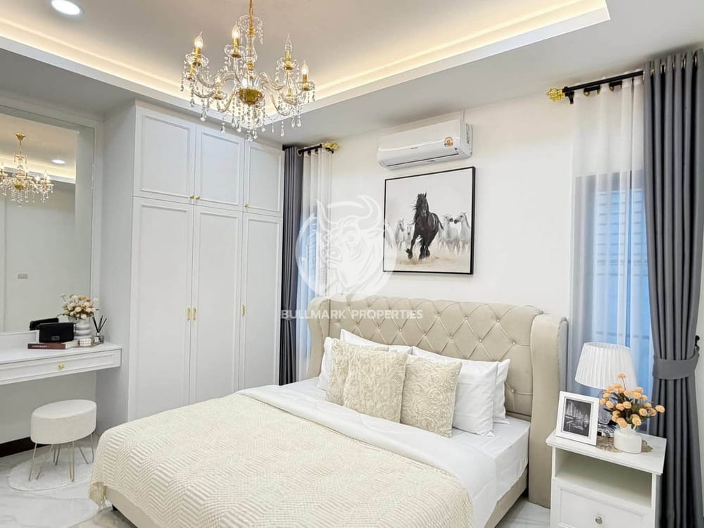 spacious-3-bedroom-house-in-ek-mongkhon-village-jomtien-pattaya-with-city-view-bmh2102