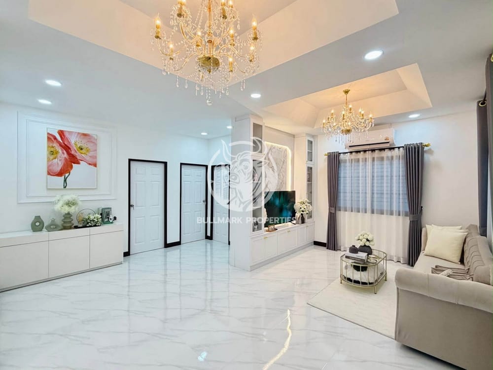 spacious-3-bedroom-house-in-ek-mongkhon-village-jomtien-pattaya-with-city-view-bmh2102