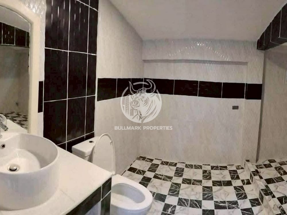 spacious-5-bedroom-house-for-rent-in-wantana-village-pattaya-city-bmh2103