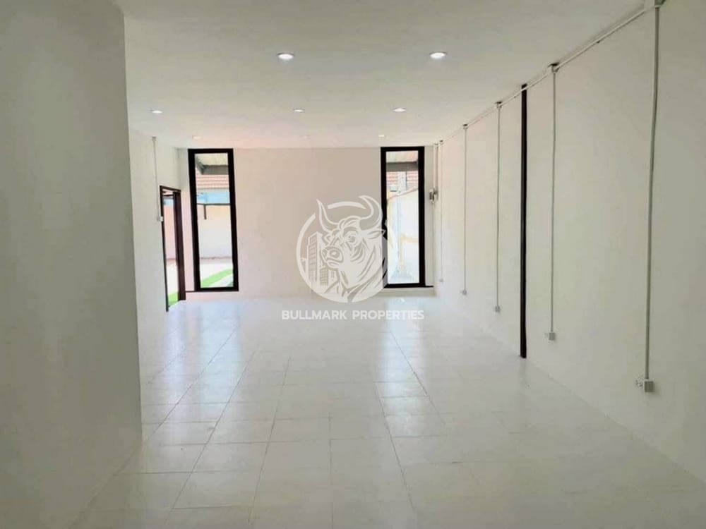spacious-5-bedroom-house-for-rent-in-wantana-village-pattaya-city-bmh2103