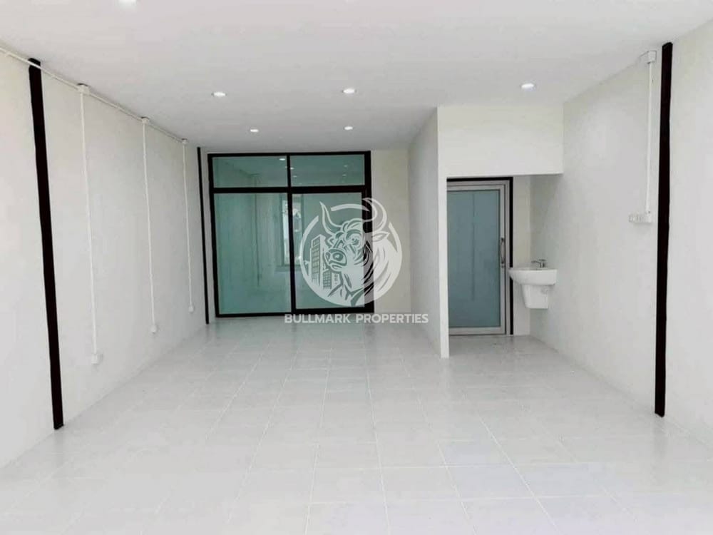 spacious-5-bedroom-house-for-rent-in-wantana-village-pattaya-city-bmh2103
