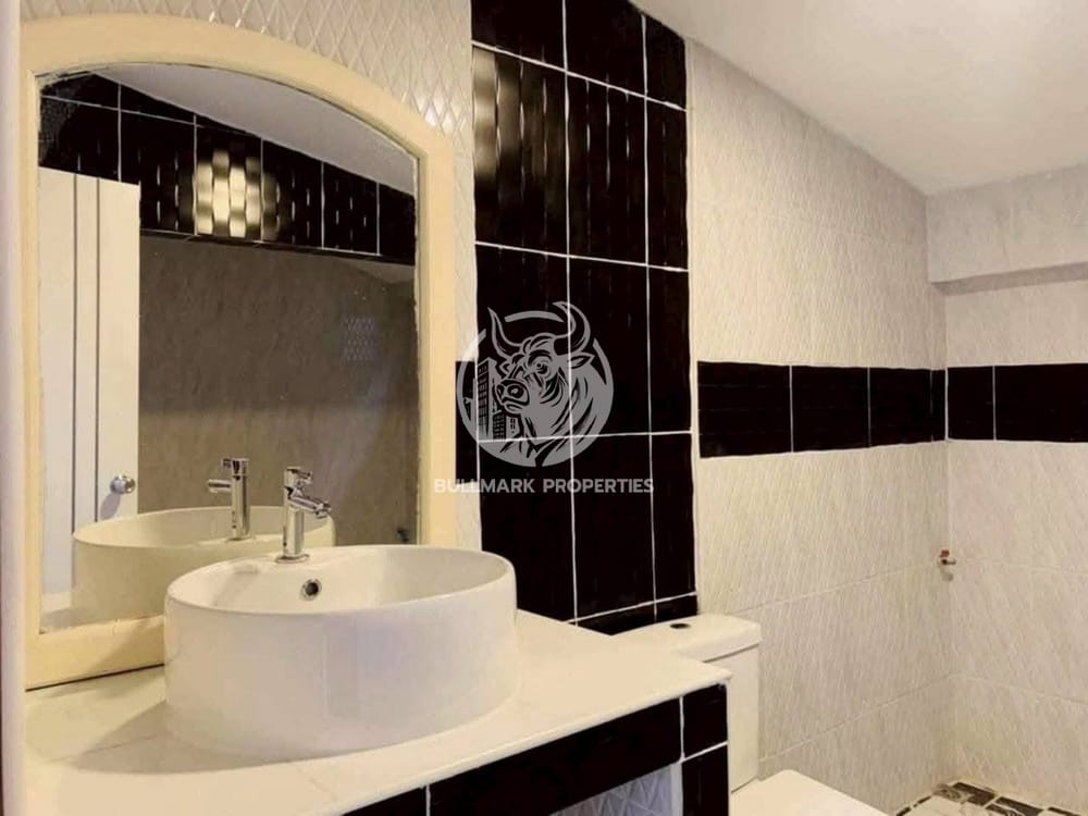 spacious-5-bedroom-house-for-rent-in-wantana-village-pattaya-city-bmh2103
