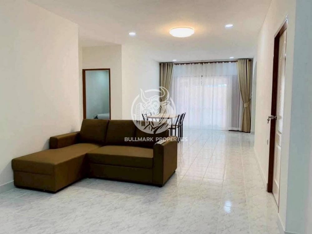 spacious-5-bedroom-house-for-rent-in-wantana-village-pattaya-city-bmh2103