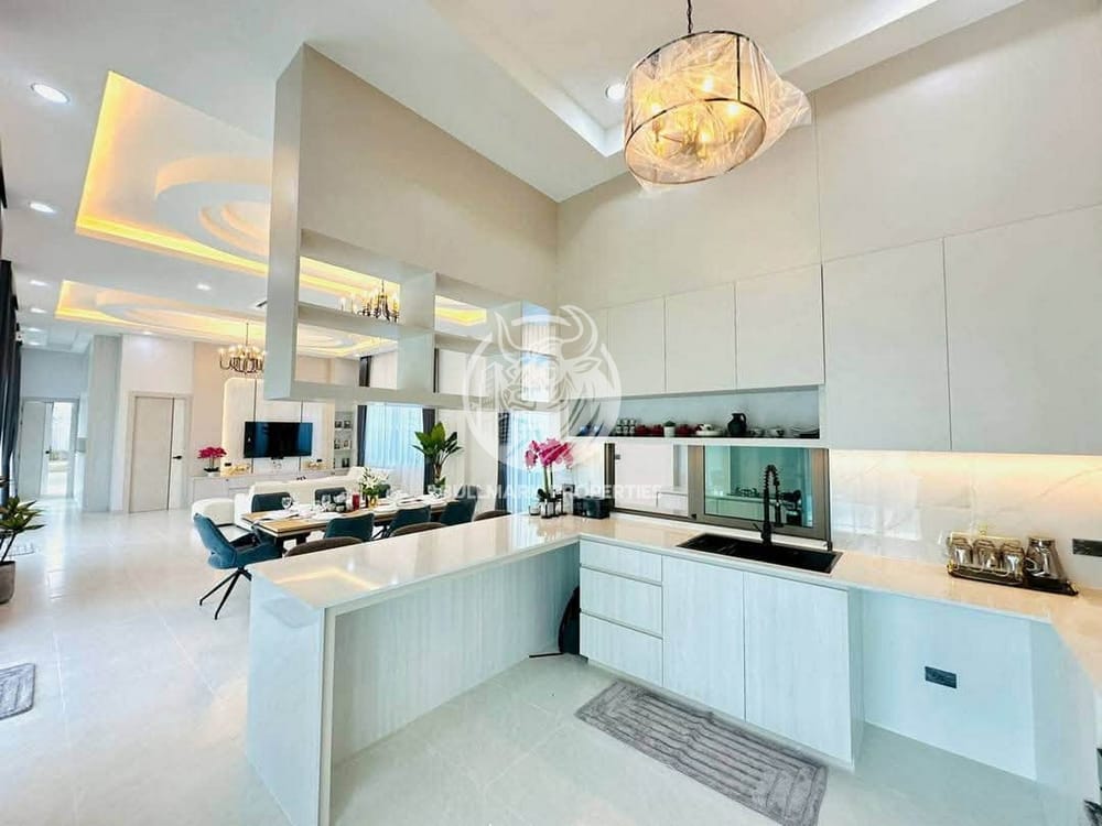 spacious-4-bedroom-house-for-sale-in-east-pattaya-with-air-conditioning-bmh2120