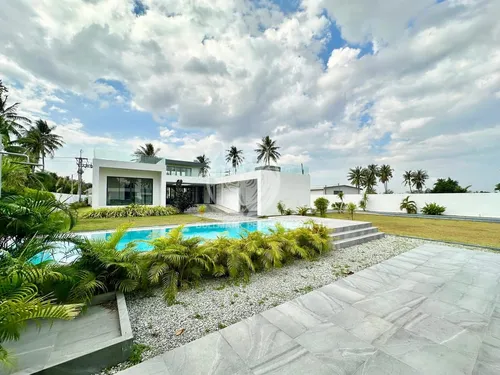 spacious-pool-villa-modern-style-bmh1187