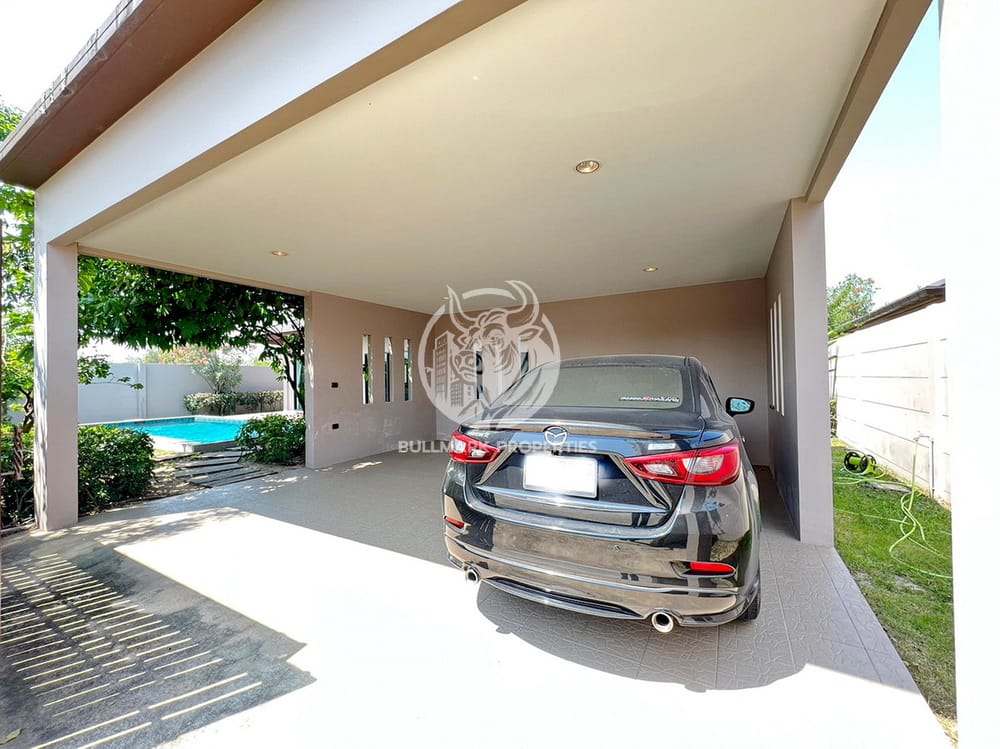 stylish-single-storey-home-in-baan-pattaya-5-near-huay-yai-and-golf-courses-bmh1525