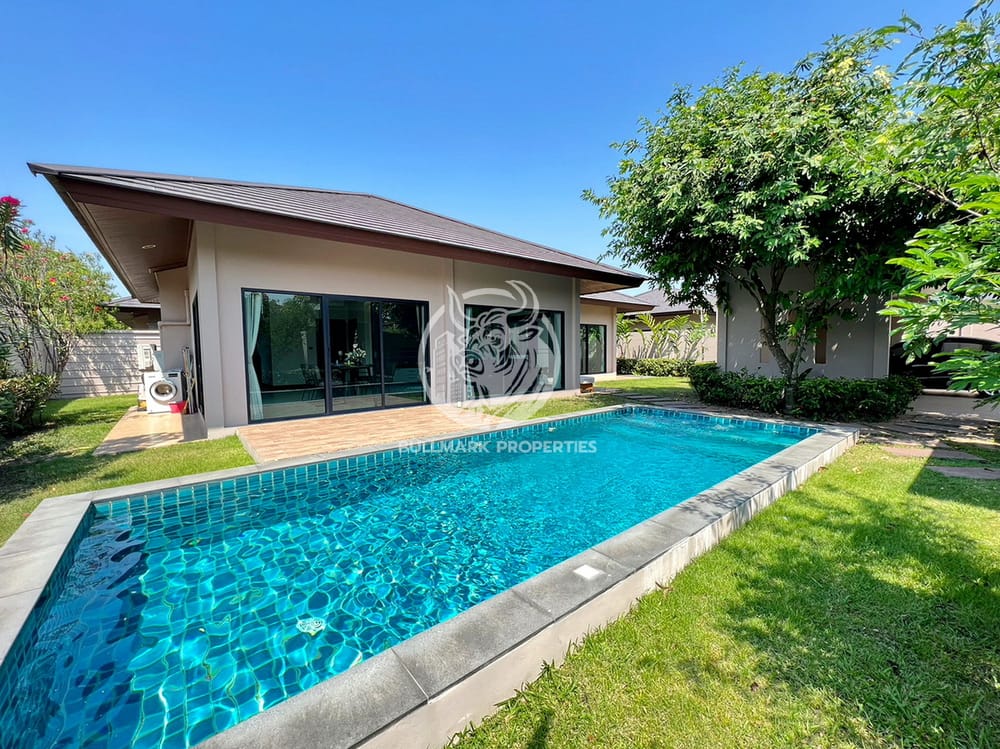 stylish-single-storey-home-in-baan-pattaya-5-near-huay-yai-and-golf-courses-bmh1525