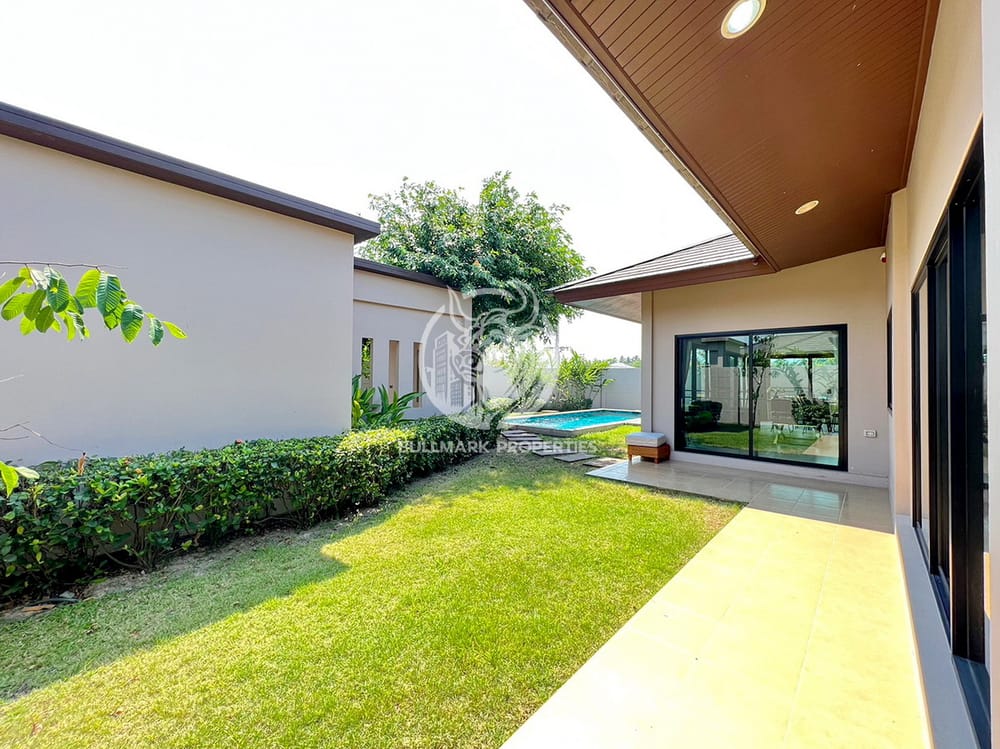 stylish-single-storey-home-in-baan-pattaya-5-near-huay-yai-and-golf-courses-bmh1525