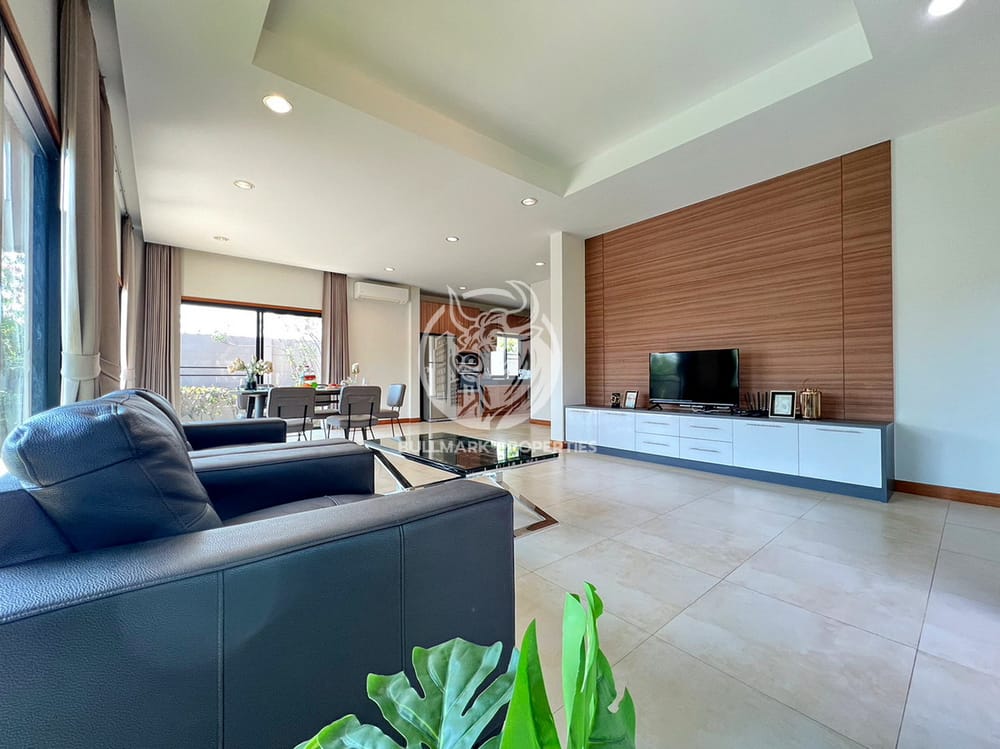 stylish-single-storey-home-in-baan-pattaya-5-near-huay-yai-and-golf-courses-bmh1525