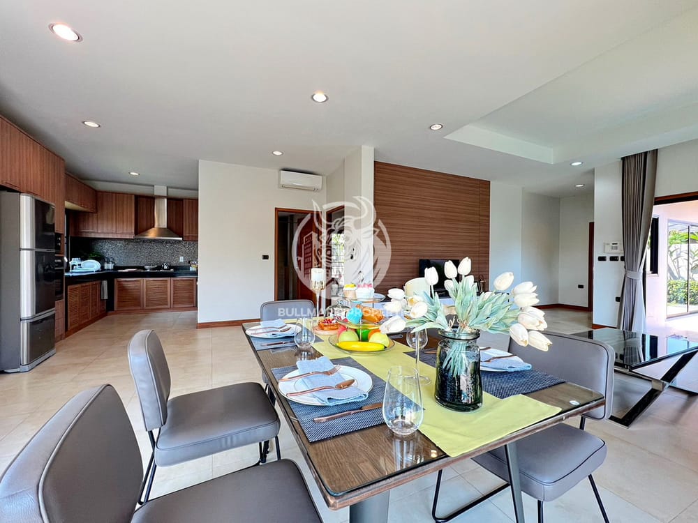 stylish-single-storey-home-in-baan-pattaya-5-near-huay-yai-and-golf-courses-bmh1525