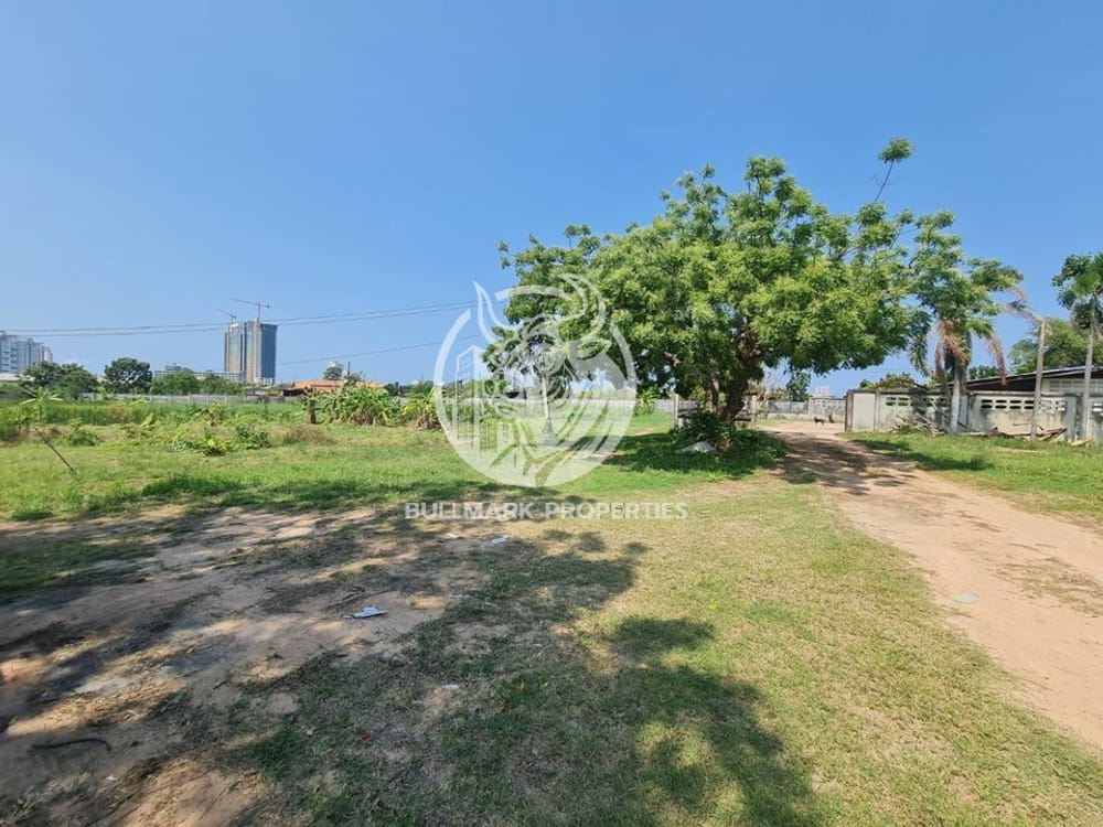 prime-land-for-sale-in-south-pattaya-17000000-bath-per-rai-great-location-near-public-transportation-bml1527
