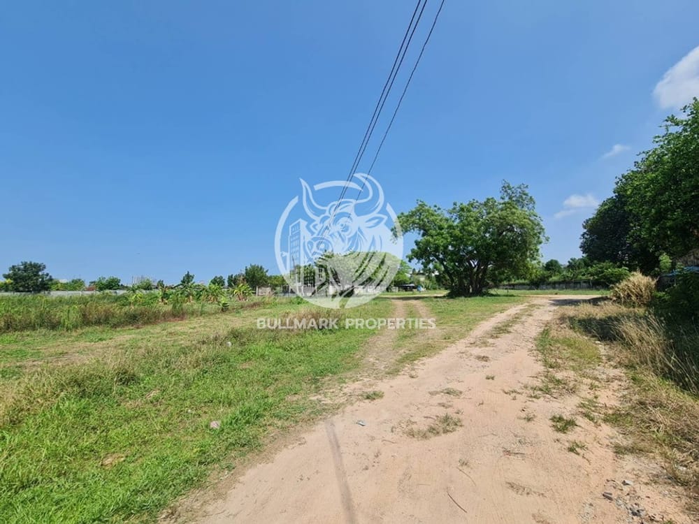 prime-land-for-sale-in-south-pattaya-17000000-bath-per-rai-great-location-near-public-transportation-bml1527