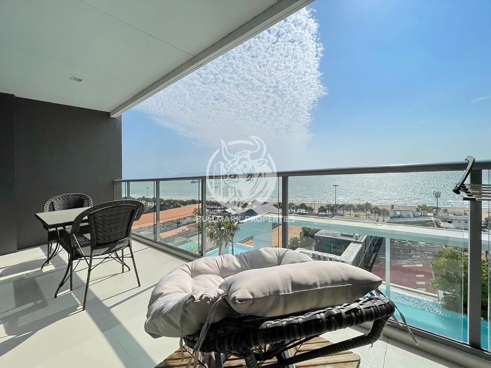 stunning-1-bedroom-beachfront-condo-for-sale-at-aeras-in-jomtien-pattaya-bmc1528