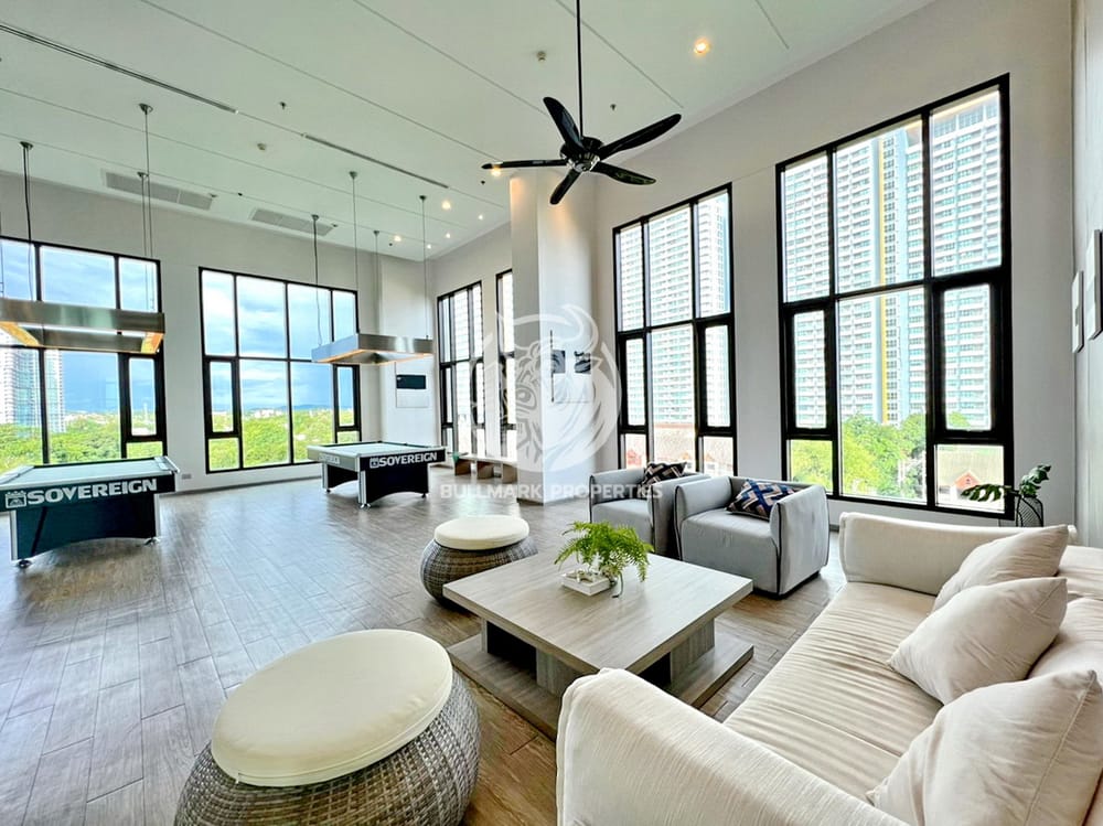 stunning-1-bedroom-beachfront-condo-for-sale-at-aeras-in-jomtien-pattaya-bmc1528