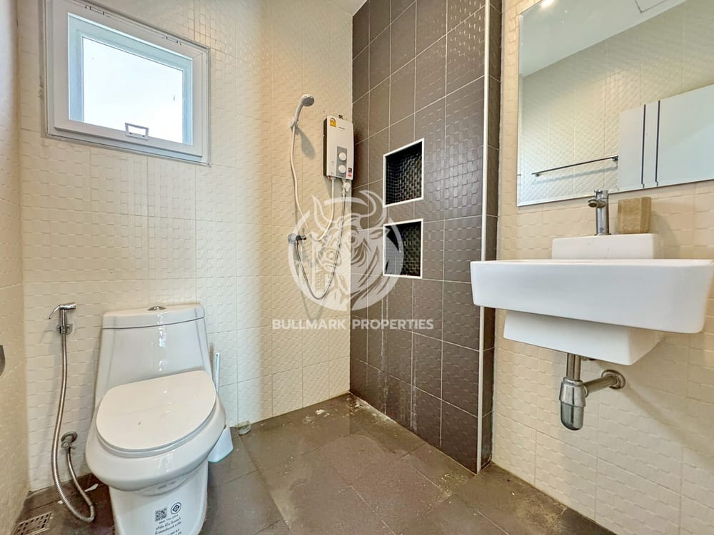3-bedrooms-house-for-rent-at-the-pattalet-east-pattaya-bmh1532