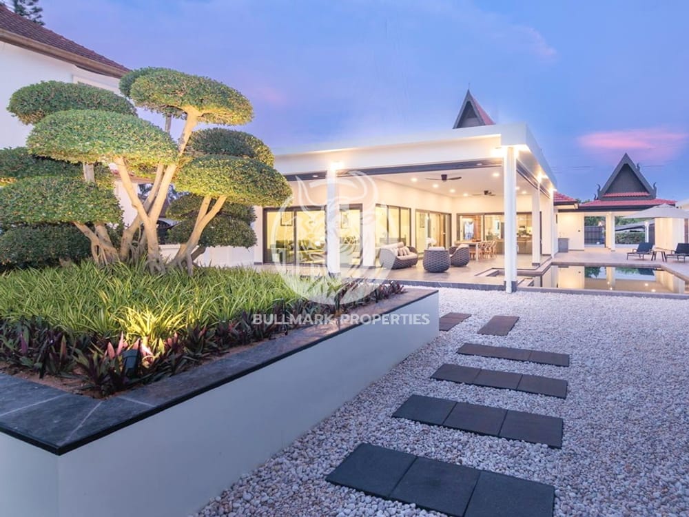 stunning-4-bedroom-pool-villa-for-sale-in-east-pattaya-bmh1547