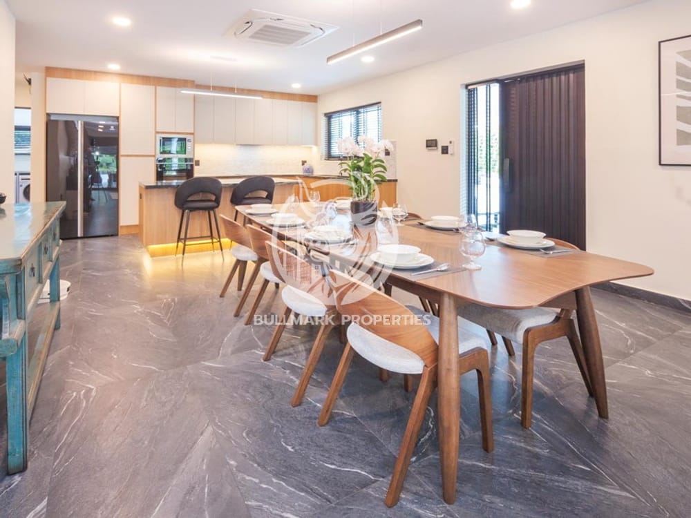 stunning-4-bedroom-pool-villa-for-sale-in-east-pattaya-bmh1547