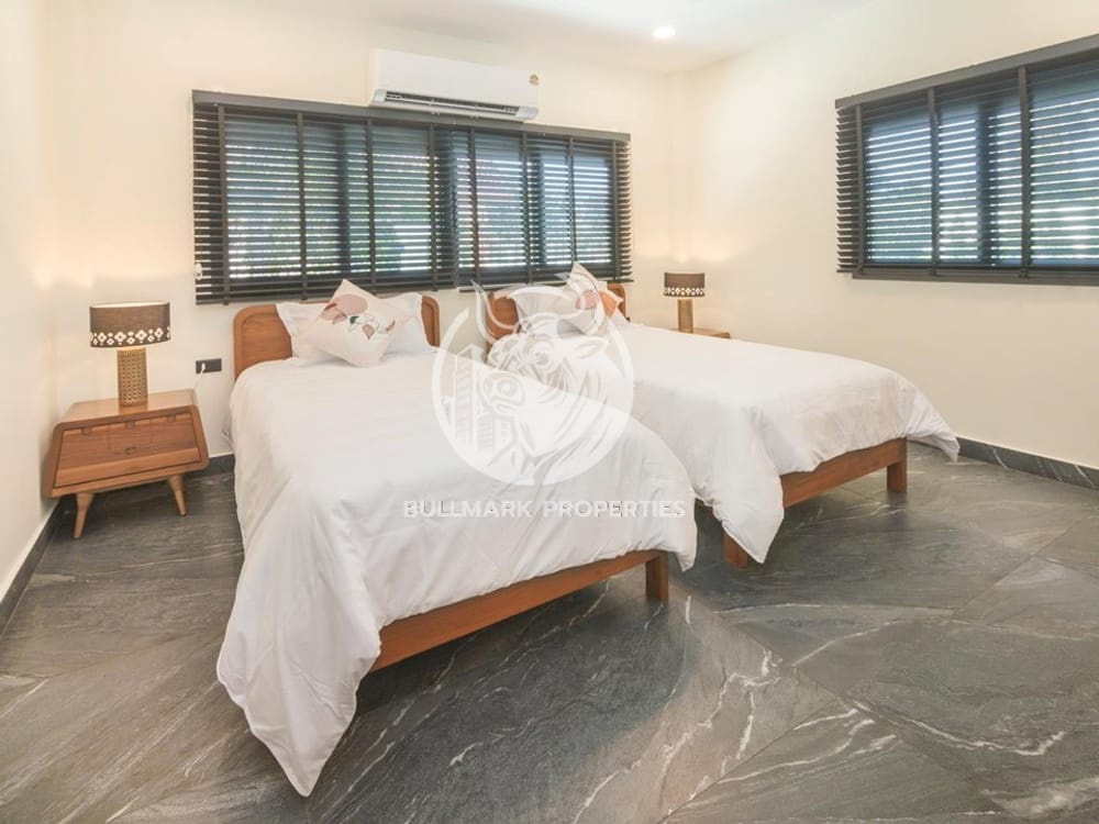 stunning-4-bedroom-pool-villa-for-sale-in-east-pattaya-bmh1547