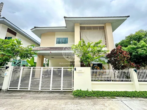 charming-3-bedroom-house-for-sale-in-the-meadows-east-pattaya-bmh1090