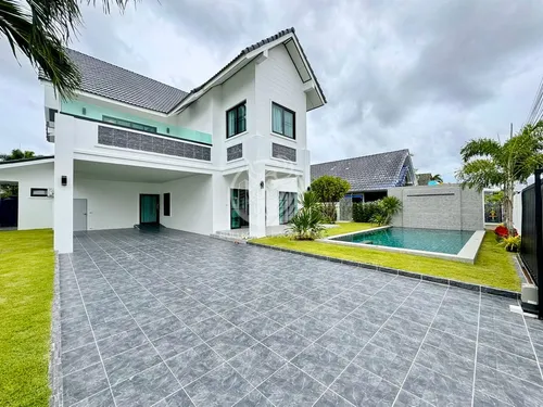 spacious-6-bedroom-house-for-sale-in-east-pattaya-perfect-for-families-bmh1100