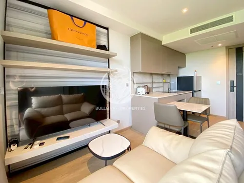 stylish-1-bedroom-condo-for-rent-in-andromeda-condominium-pattaya-with-stunning-city-view-bmc1604