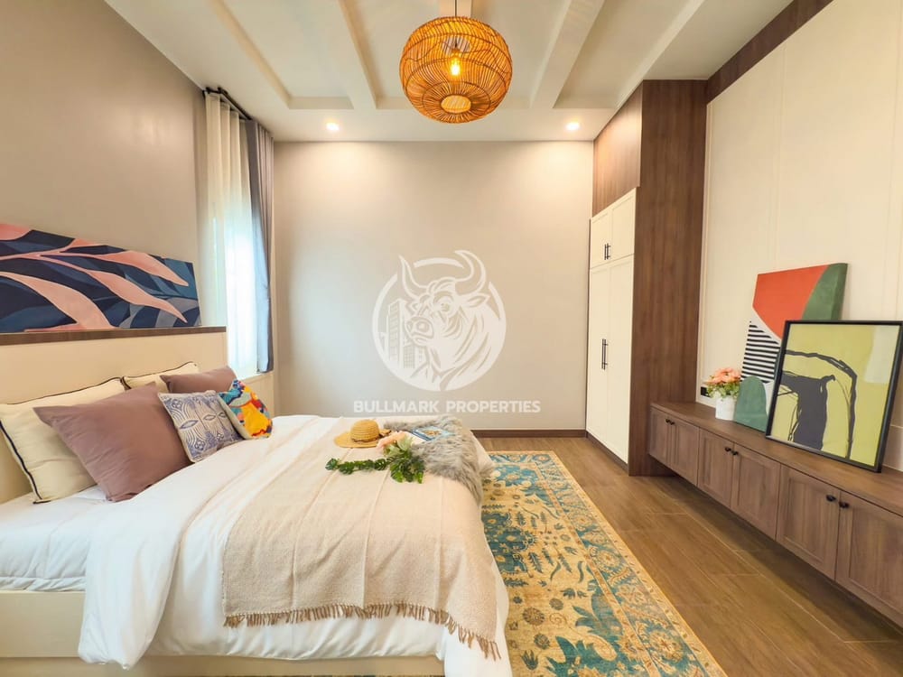 charming-3-bedroom-pool-villa-for-sale-pet-friendly-and-close-to-public-transportation-bmh1665