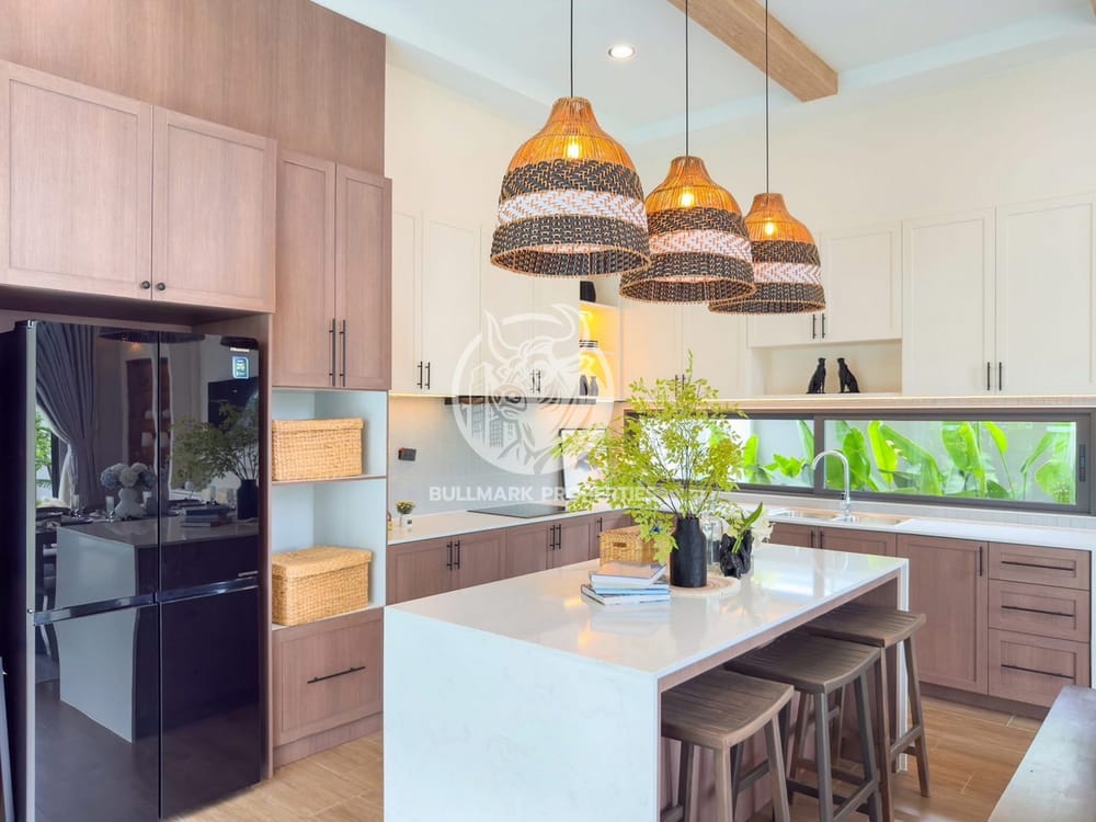 charming-3-bedroom-pool-villa-for-sale-pet-friendly-and-close-to-public-transportation-bmh1665