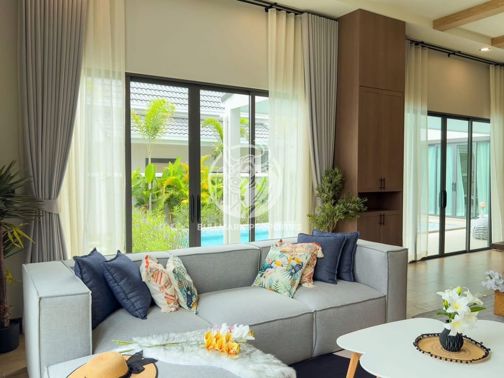 charming-3-bedroom-pool-villa-for-sale-pet-friendly-and-close-to-public-transportation-bmh1665