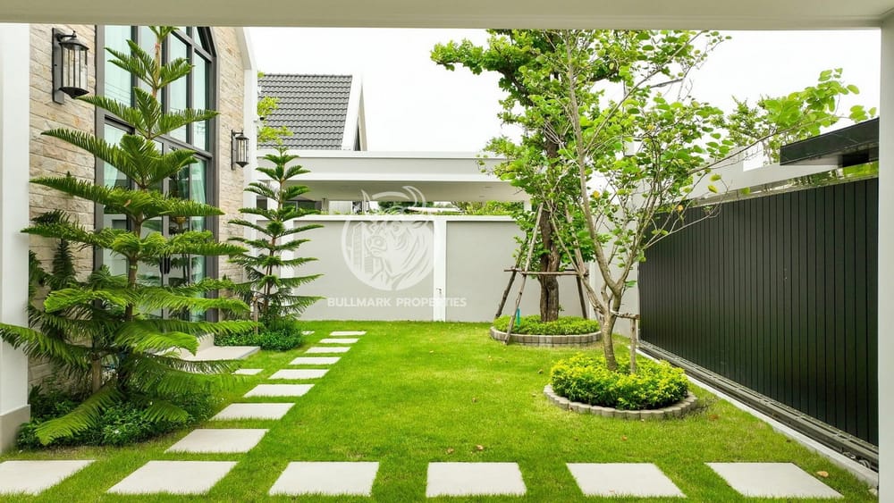 charming-3-bedroom-pool-villa-for-sale-pet-friendly-and-close-to-public-transportation-bmh1665