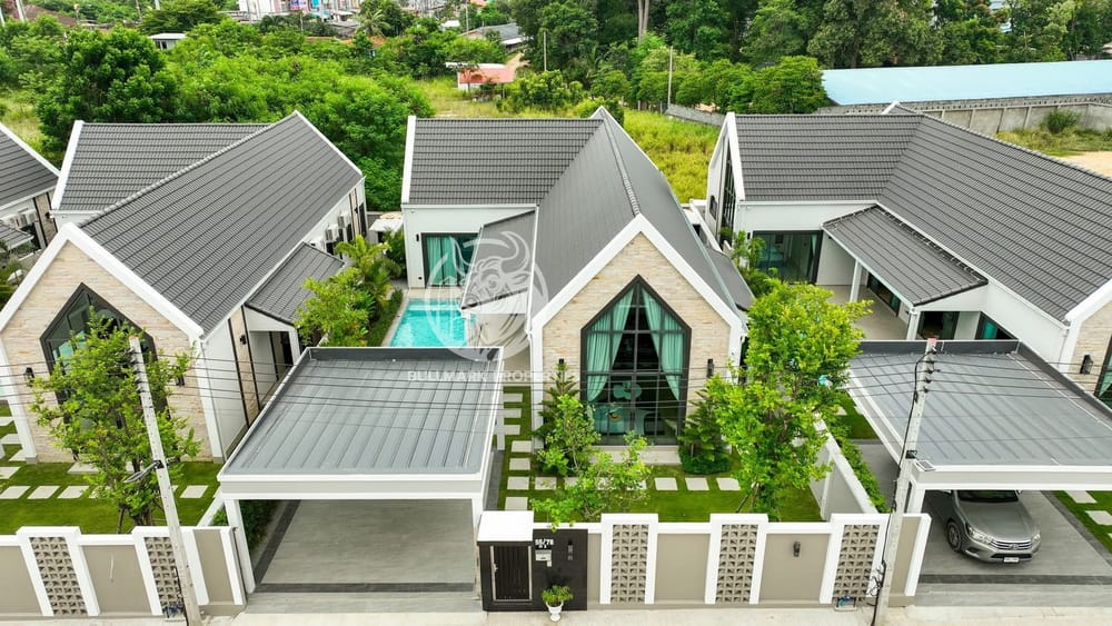 charming-3-bedroom-pool-villa-for-sale-pet-friendly-and-close-to-public-transportation-bmh1665