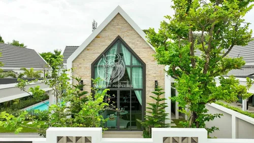 charming-3-bedroom-pool-villa-for-sale-pet-friendly-and-close-to-public-transportation-bmh1665