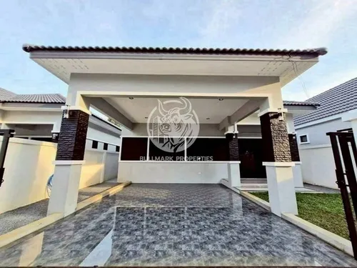 charming-3-bedroom-house-for-sale-and-rent-in-east-pattaya-convenient-public-transport-access-bmh1676