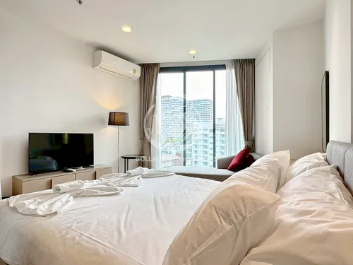 charming-1-bedroom-condo-with-stunning-sea-view-for-rent-at-edge-central-pattaya-conveniently-accessible-by-public-transportation-bmc1718
