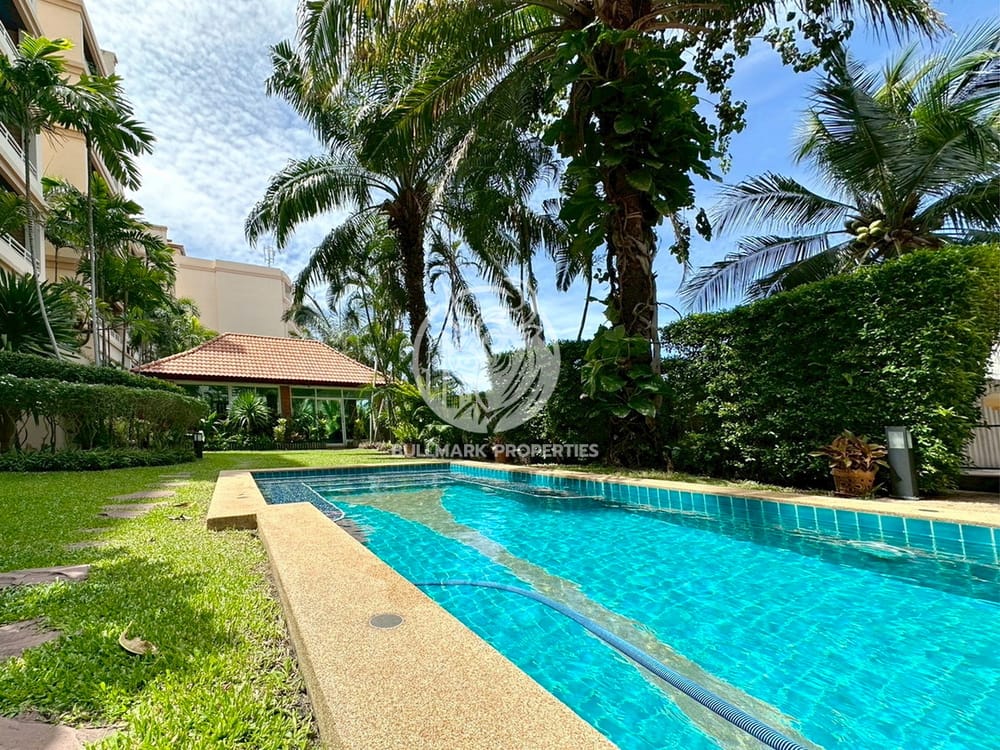 stylish-1-bedroom-condo-with-sea-view-at-executive-residence-iv-in-pratumnak-pattaya-for-sale-bmc1794