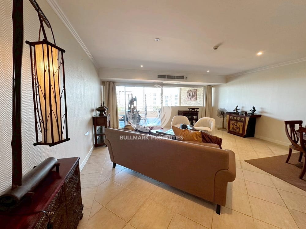 stylish-1-bedroom-condo-with-sea-view-at-executive-residence-iv-in-pratumnak-pattaya-for-sale-bmc1794