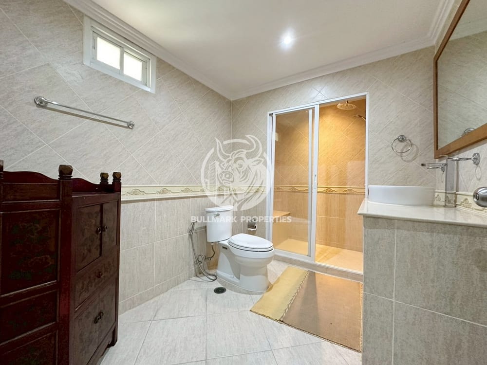 stylish-1-bedroom-condo-with-sea-view-at-executive-residence-iv-in-pratumnak-pattaya-for-sale-bmc1794