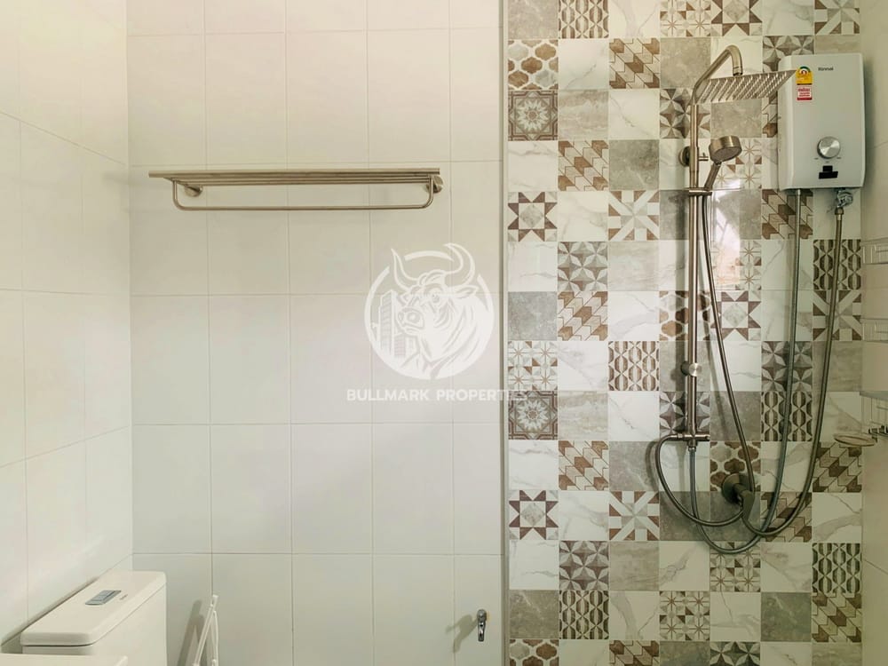 spacious-3-bedroom-house-for-rent-in-uraiwan-park-view-east-pattaya-bmh1796