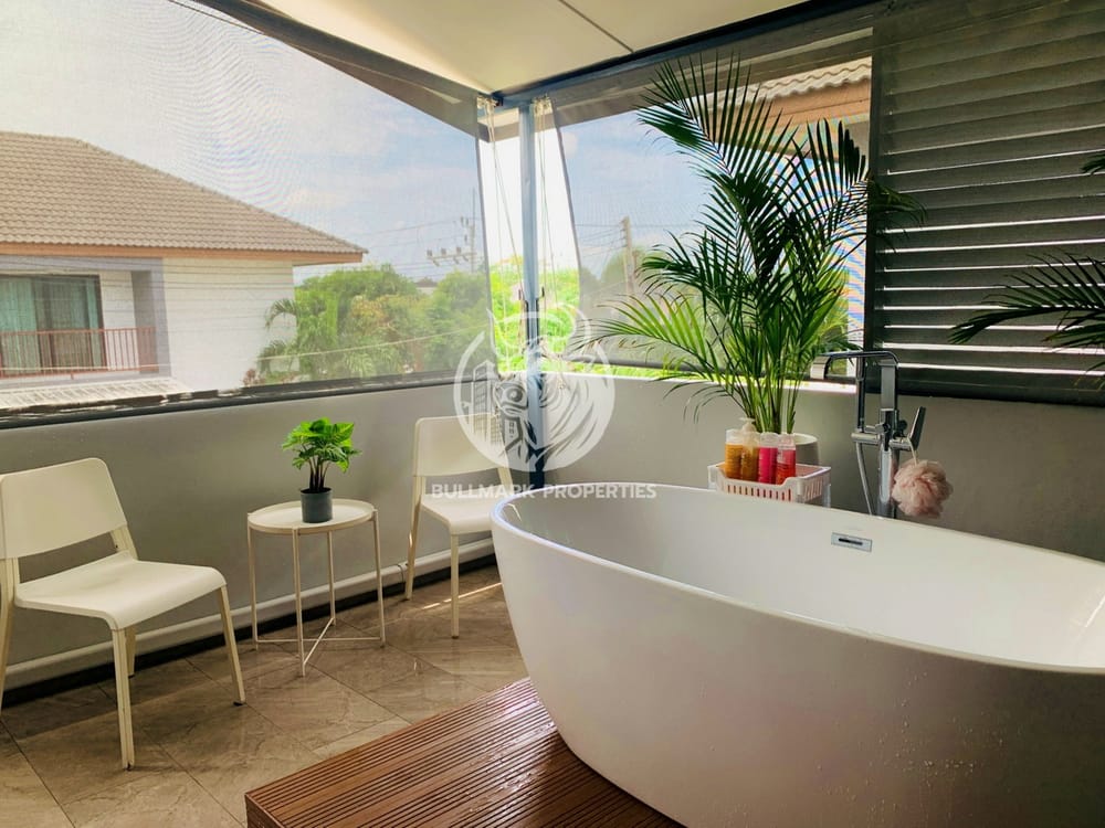 spacious-3-bedroom-house-for-rent-in-uraiwan-park-view-east-pattaya-bmh1796