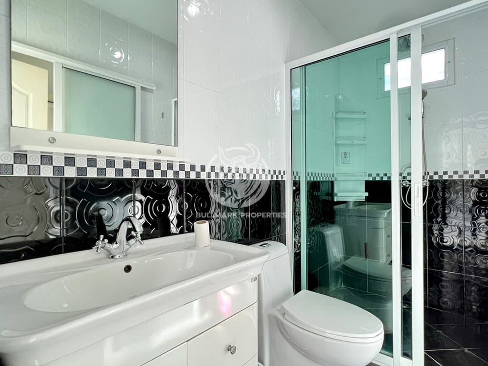 charming-3-bedroom-with-private-pool-for-rent-on-east-pattaya-bmh1797