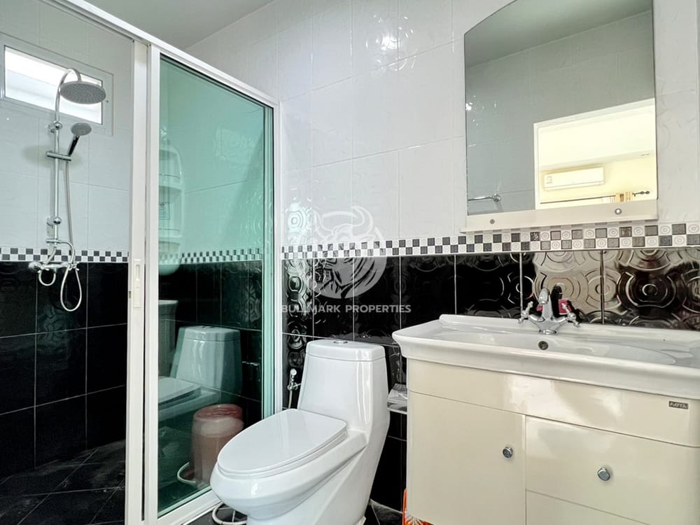 charming-3-bedroom-with-private-pool-for-rent-on-east-pattaya-bmh1797