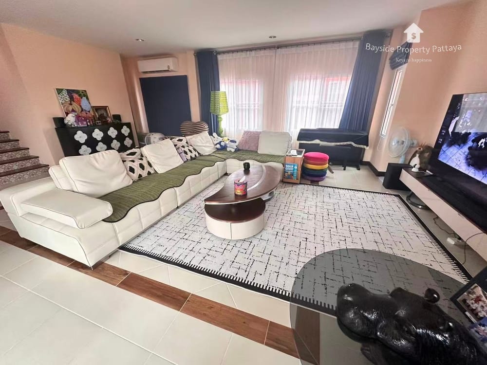 Geräumiges Haus mit 3 Schlafzimmern & Klimaanlage in East Pattaya zu verkaufen 6
