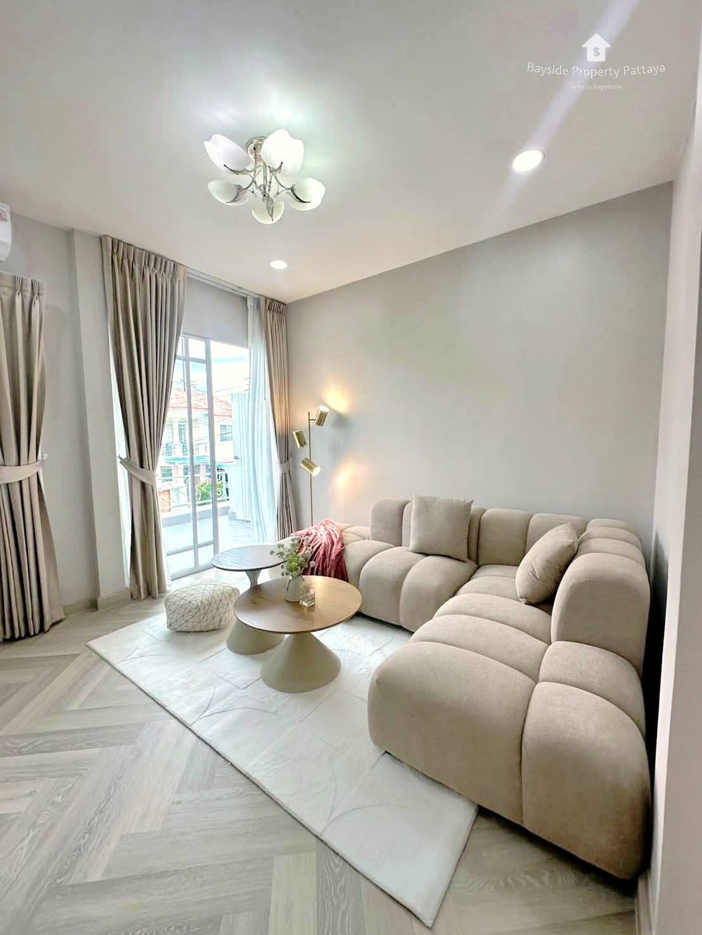 Luxury Villa for Sale in Na Kluea, Pattaya - 4 Bedrooms with Air Conditioning 8
