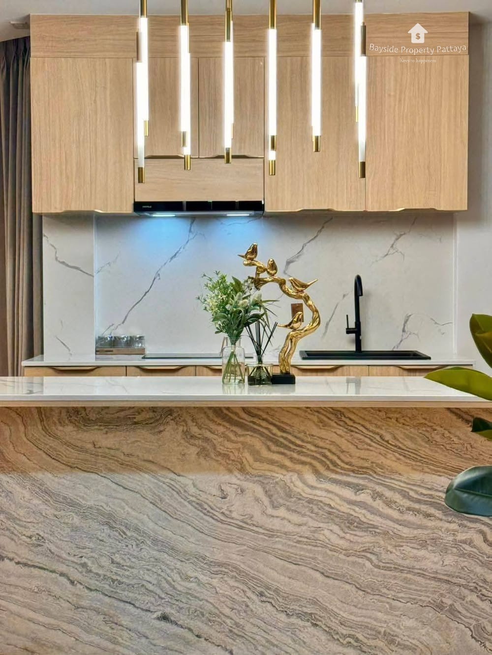 Luxury Villa for Sale in Na Kluea, Pattaya - 4 Bedrooms with Air Conditioning 9