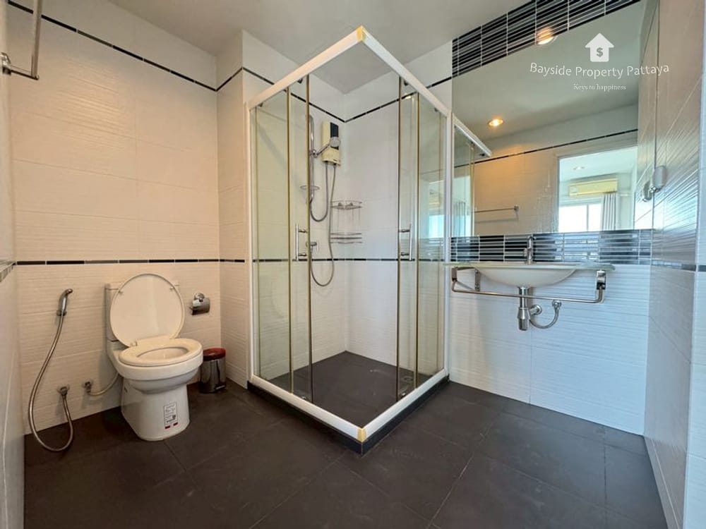 Modern 1-Bedroom Condo for Sale in Centric Sea, Pattaya City - 24/7 Security 8