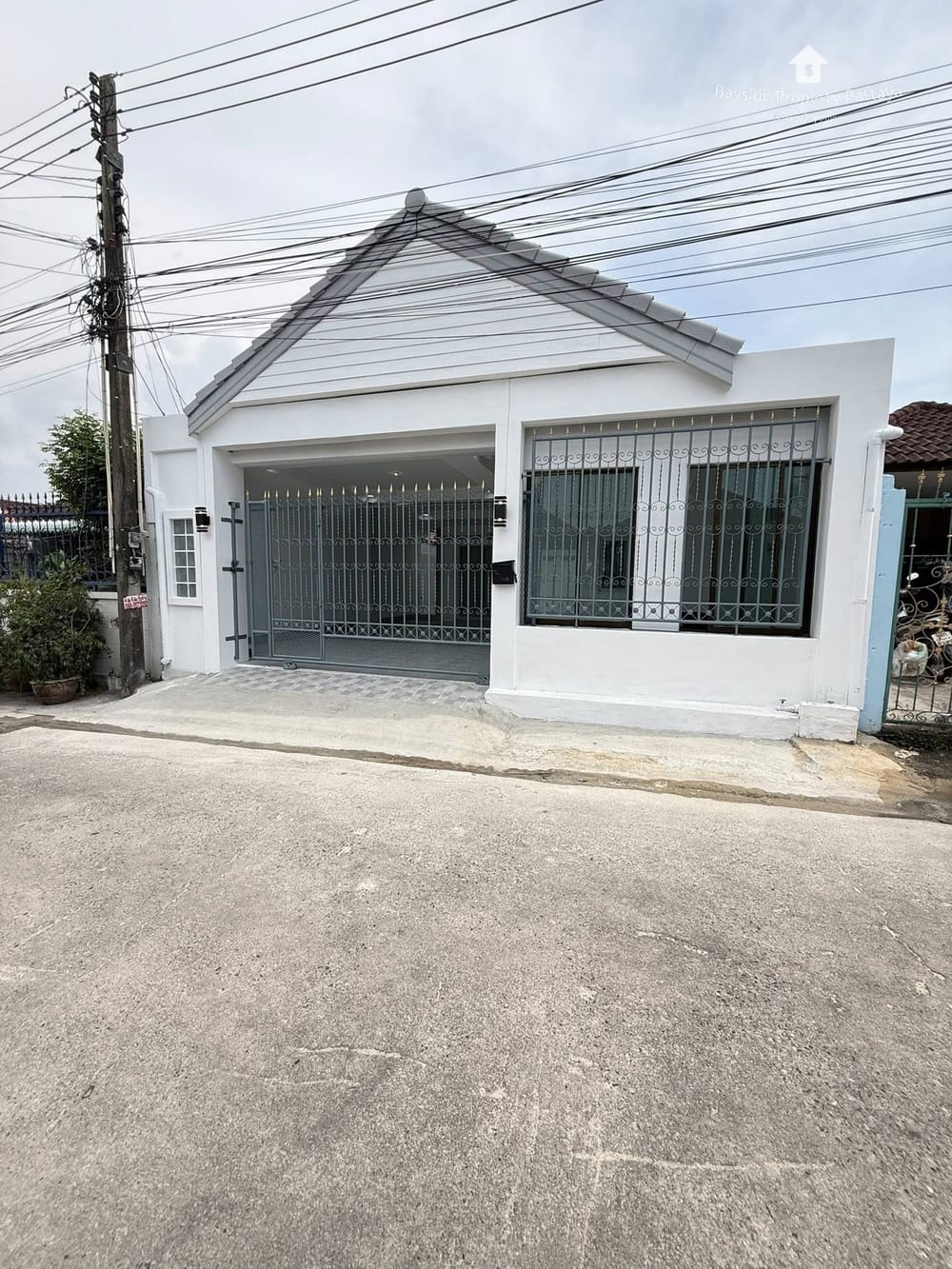 3-Bedroom Detached House For Sale in East Pattaya - Pet Friendly with Air Conditioning 1