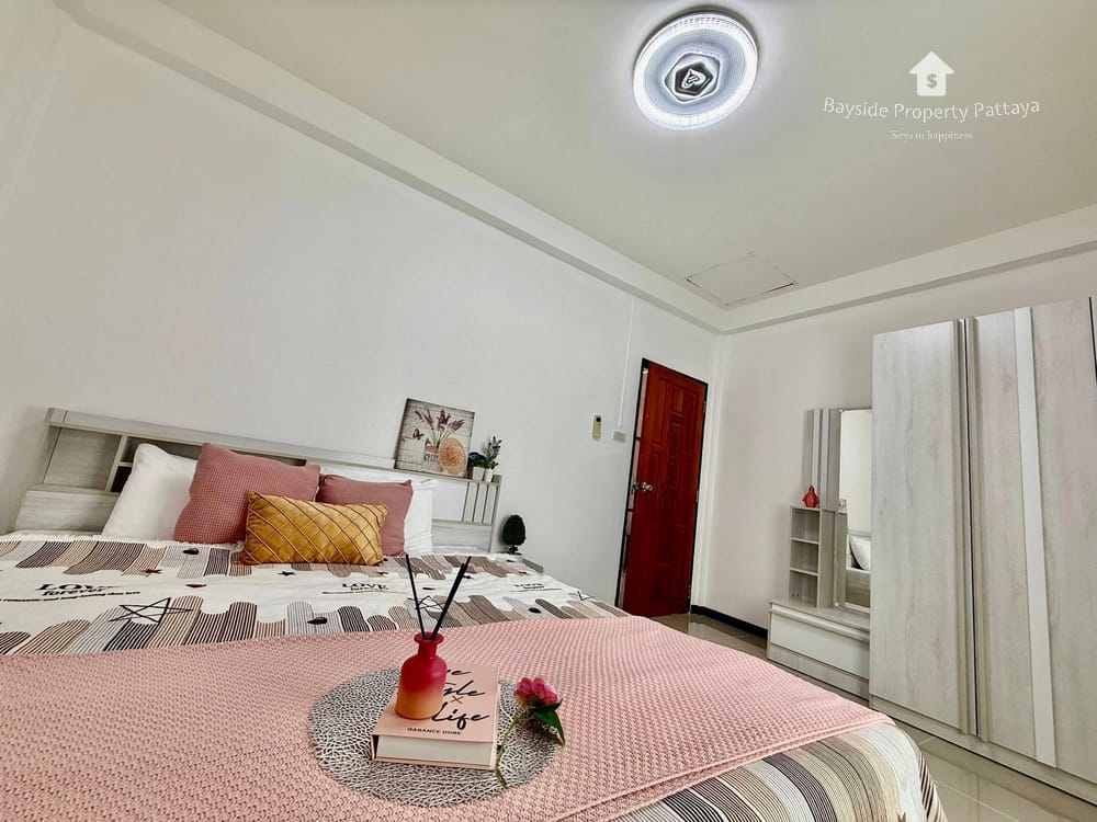 3-Bedroom Detached House For Sale in East Pattaya - Pet Friendly with Air Conditioning 6
