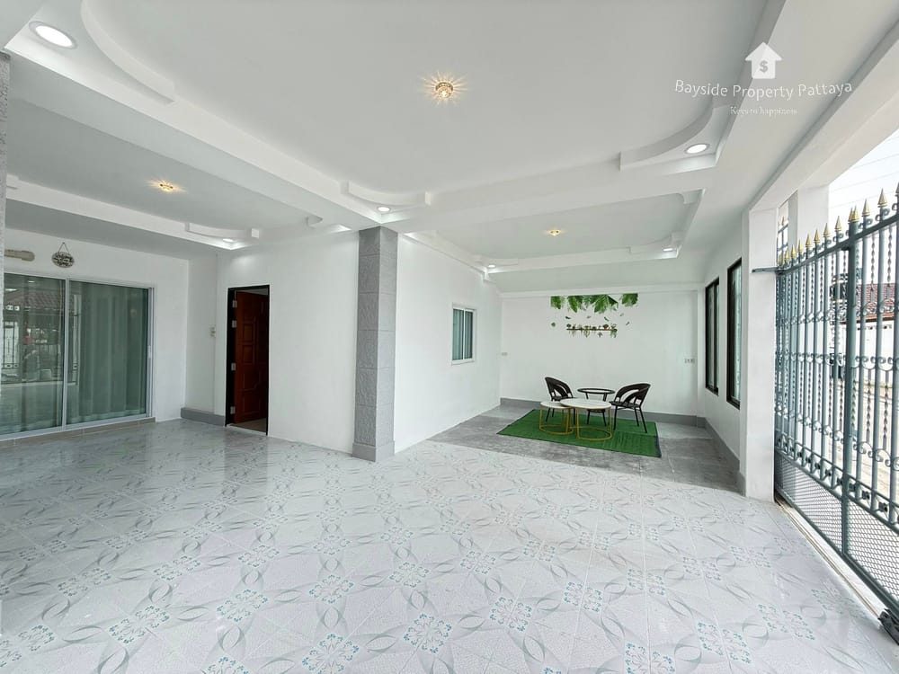 3-Bedroom Detached House For Sale in East Pattaya - Pet Friendly with Air Conditioning 17